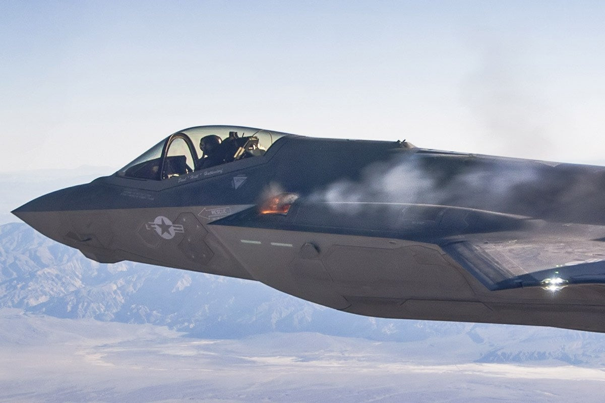 F- 35 ρίχνει με το πυροβόλο του για πρώτη φορά ενώ πετά (βίντεο)